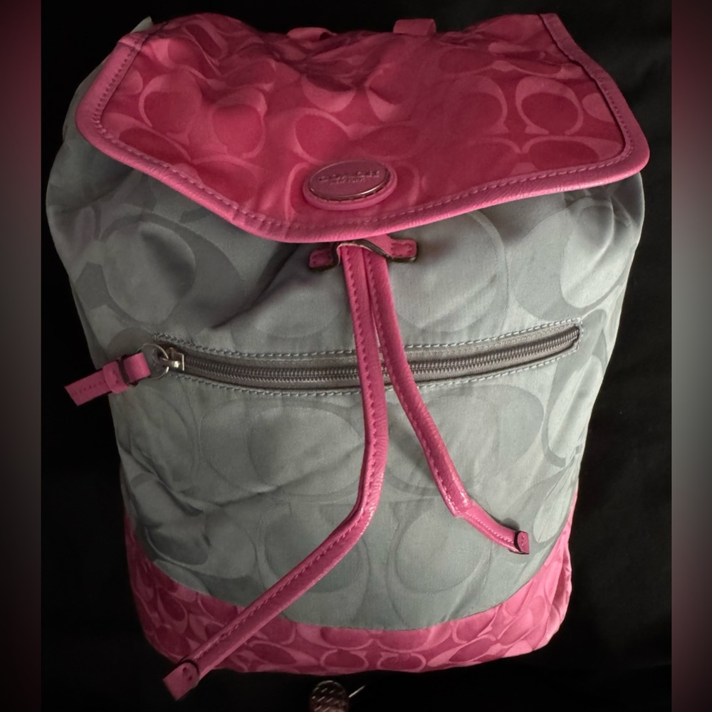 NWOT BEAUTIFUL,SPACIOUS,ORIGINAL AND AUTHENTIC COACH BACKPACK - Picture 7 of 9